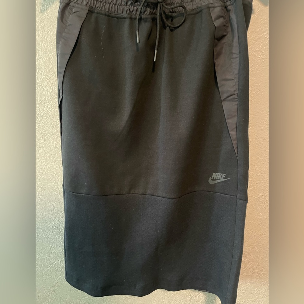 NWOT - Nike Air Tech Fleece Midi Skirt - Size Small